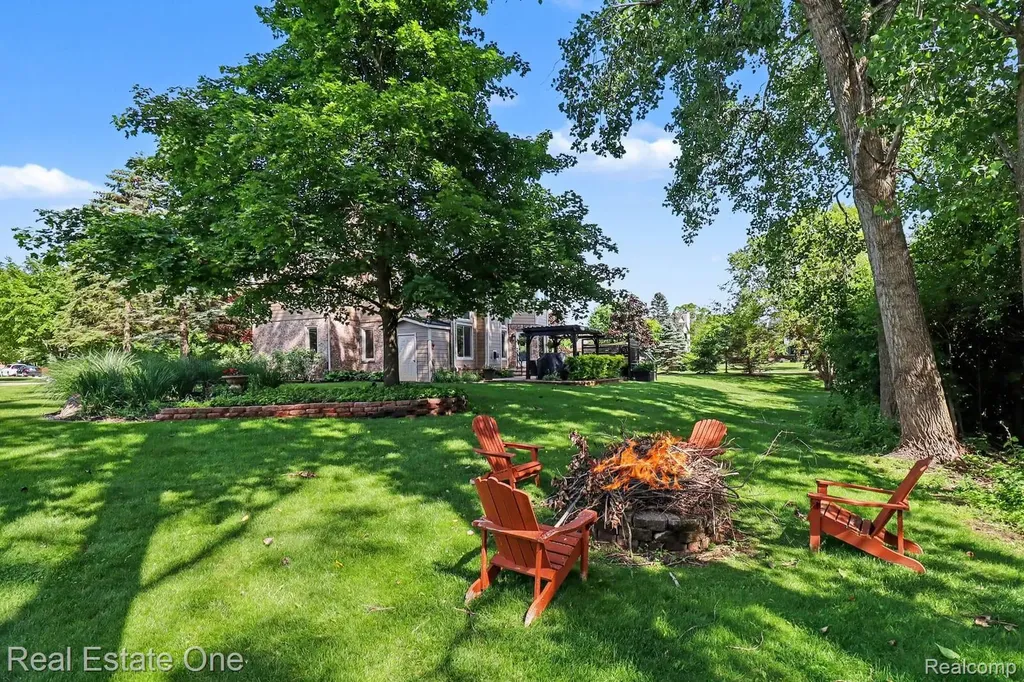 24899 Nottingham Drive Novi City MI 48374