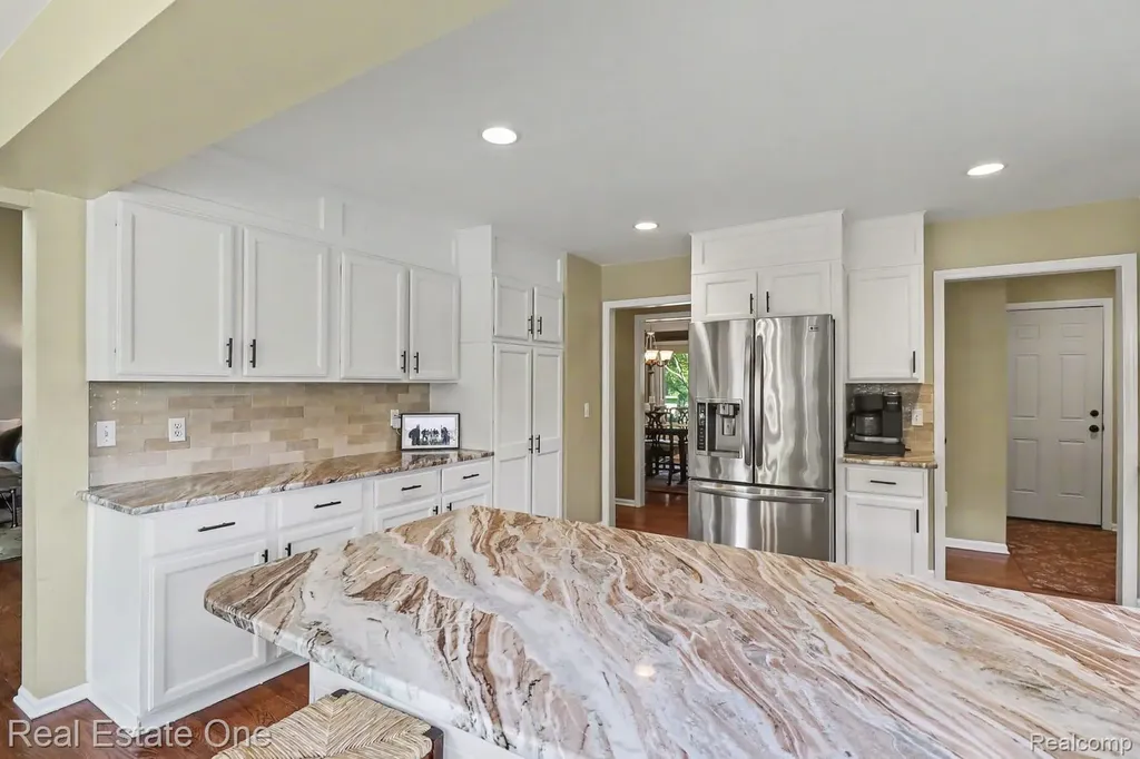 24899 Nottingham Drive Novi City MI 48374