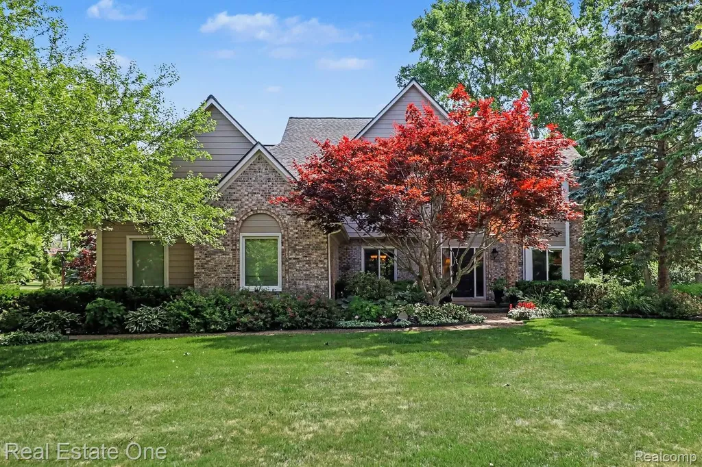 24899 Nottingham Drive Novi City MI 48374