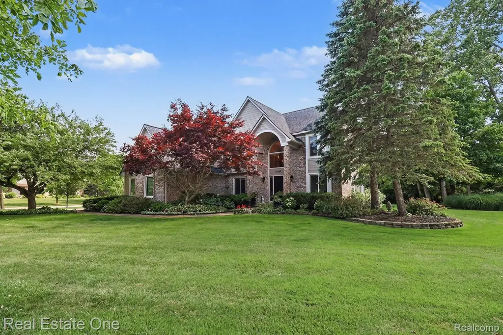 24899 Nottingham Drive Novi City MI 48374
