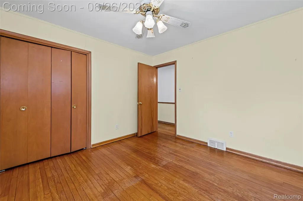 18645 Whitcomb Street Detroit City MI 48235
