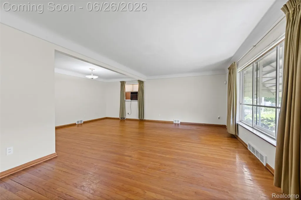 18645 Whitcomb Street Detroit City MI 48235