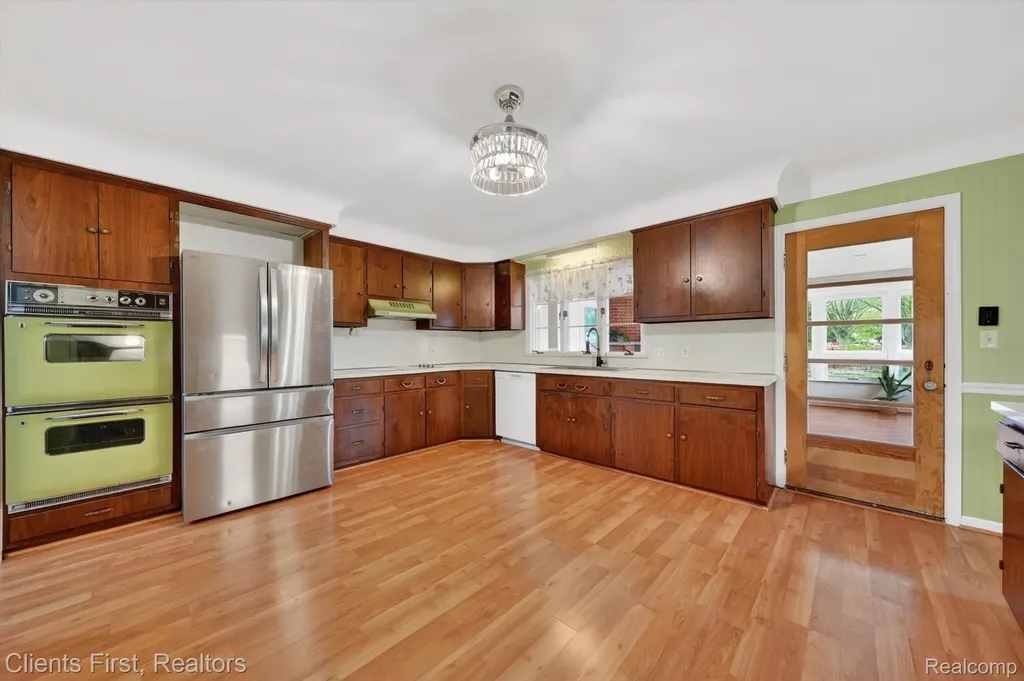 11000 Clinton River Road Sterling Heights City MI 48314