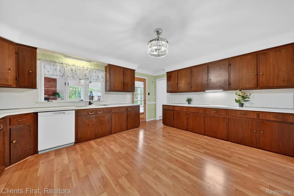 11000 Clinton River Road Sterling Heights City MI 48314