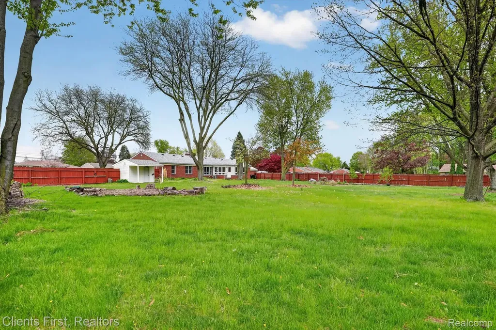 11000 Clinton River Road Sterling Heights City MI 48314