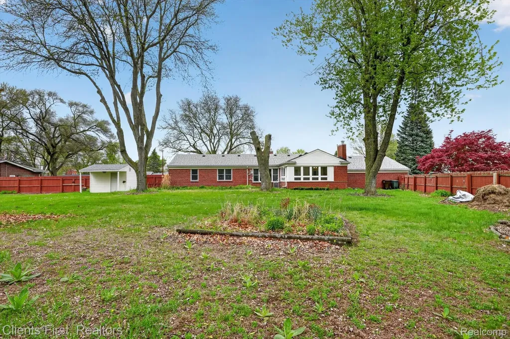 11000 Clinton River Road Sterling Heights City MI 48314