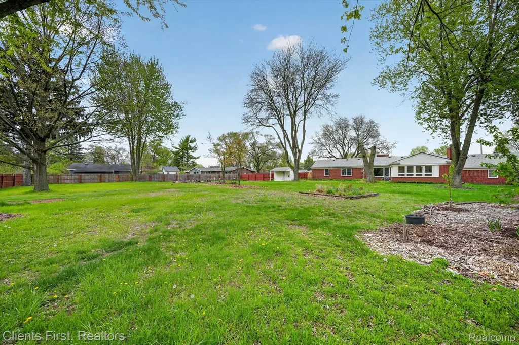 11000 Clinton River Road Sterling Heights City MI 48314