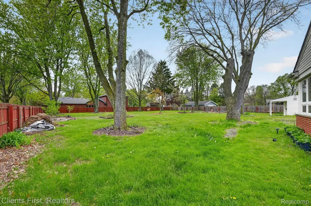 11000 Clinton River Road Sterling Heights City MI 48314
