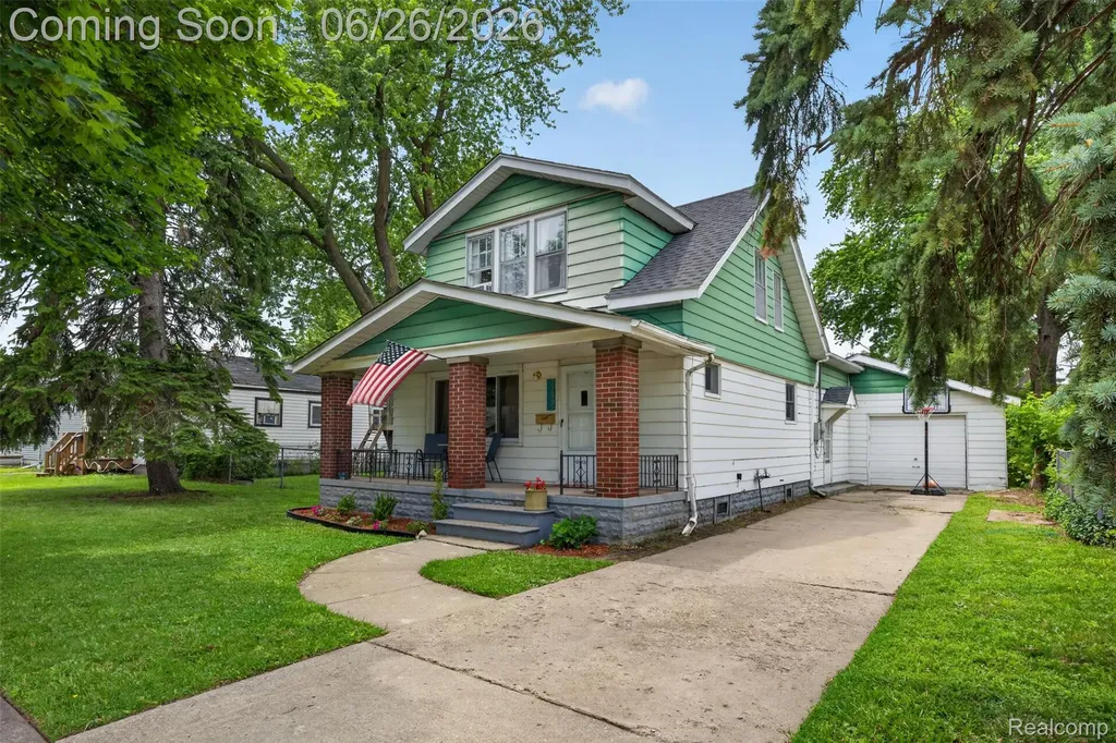 22865 Heussner Avenue Warren City MI 48089