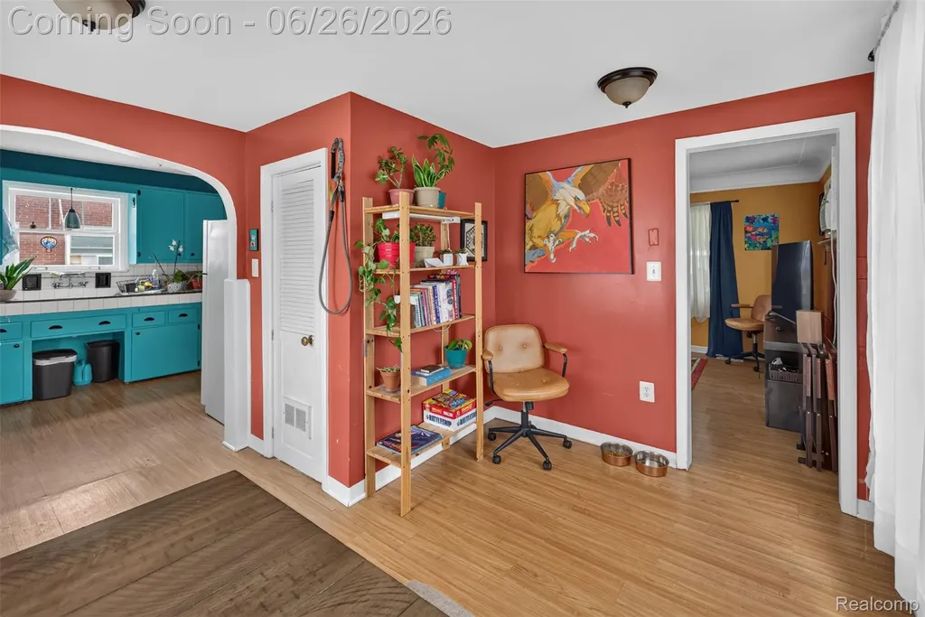 22865 Heussner Avenue Warren City MI 48089