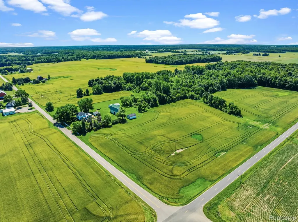 5843 W Dewey Road Owosso Charter Township MI 48867