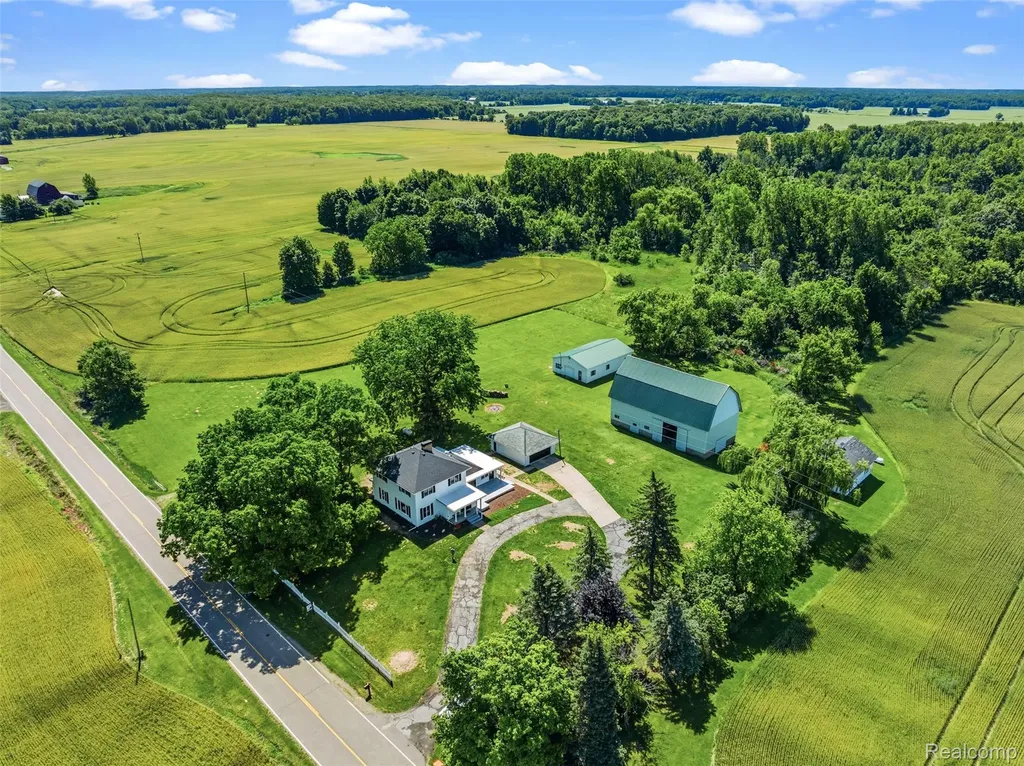 5843 W Dewey Road Owosso Charter Township MI 48867