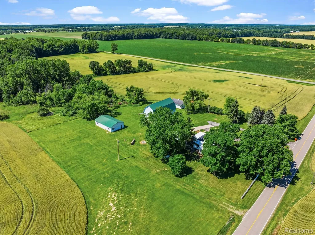 5843 W Dewey Road Owosso Charter Township MI 48867