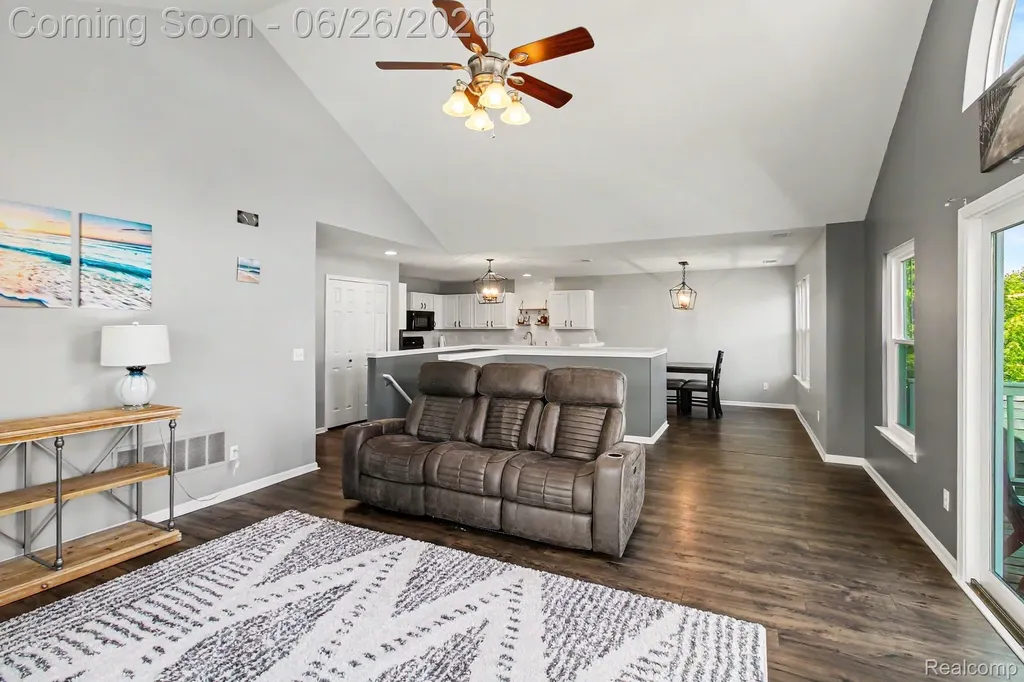 1723 Welland Street Howell City MI 48855