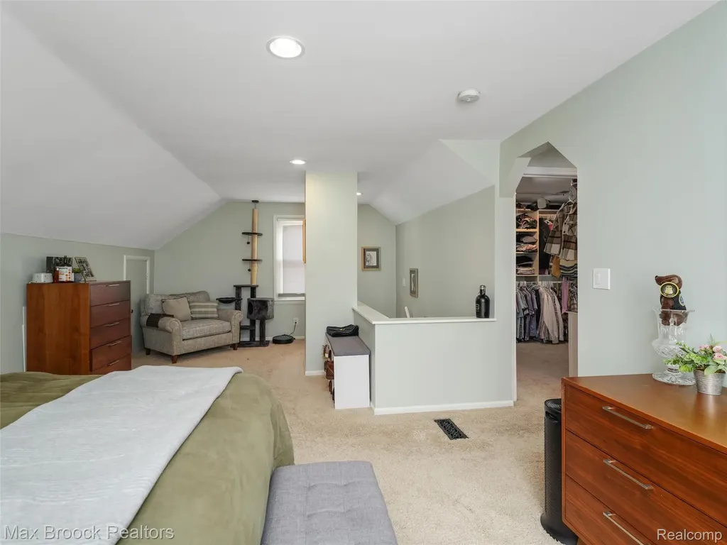 1201 Cole Street Birmingham City MI 48009