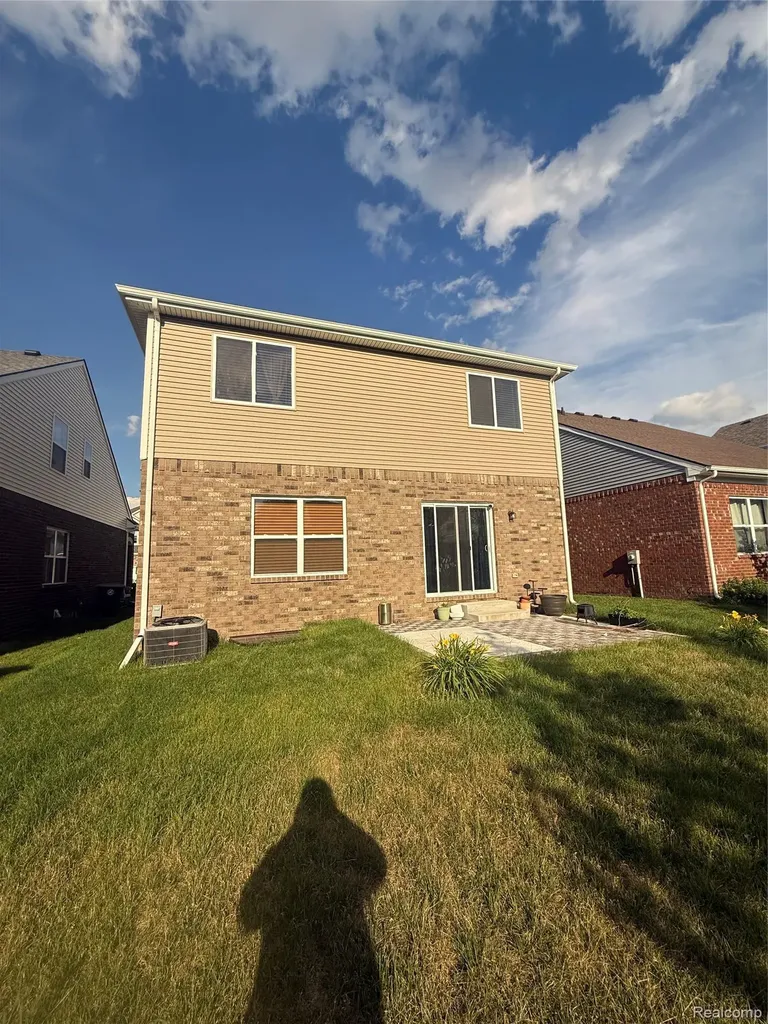 11849 Hines Place Drive Livonia City MI 48150
