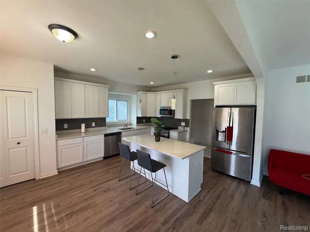 11849 Hines Place Drive Livonia City MI 48150