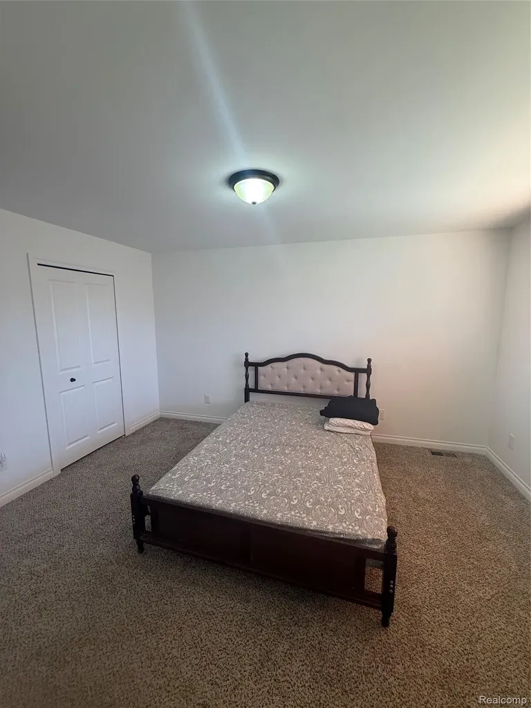 11849 Hines Place Drive Livonia City MI 48150
