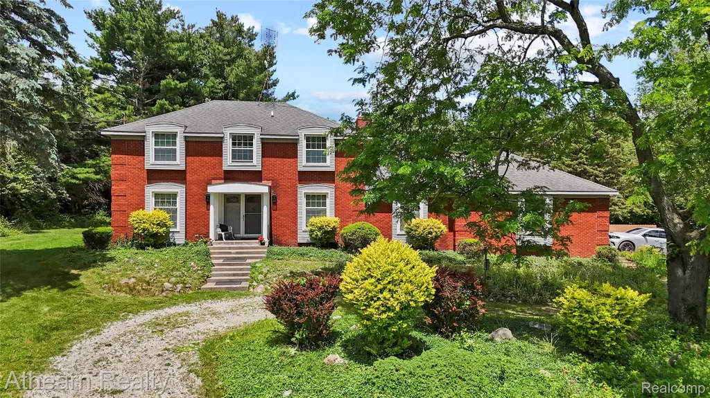 12427 Foley Road Tyrone Township MI 48430