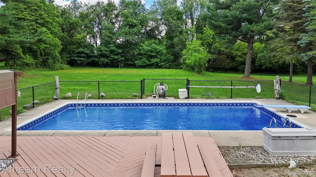 12427 Foley Road Tyrone Township MI 48430