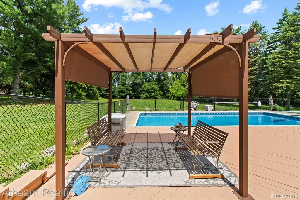 12427 Foley Road Tyrone Township MI 48430