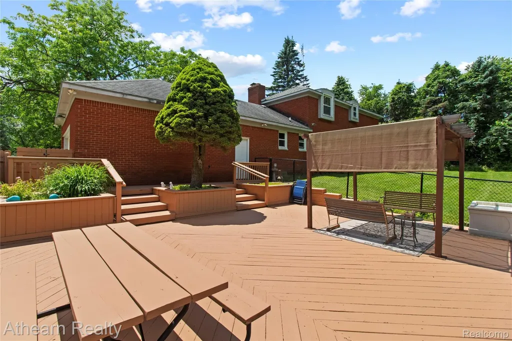 12427 Foley Road Tyrone Township MI 48430