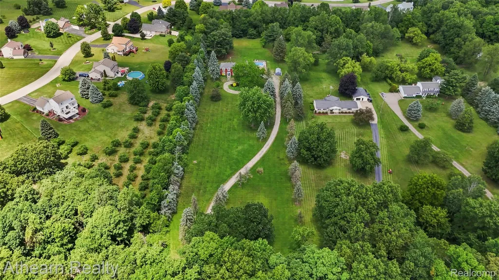12427 Foley Road Tyrone Township MI 48430