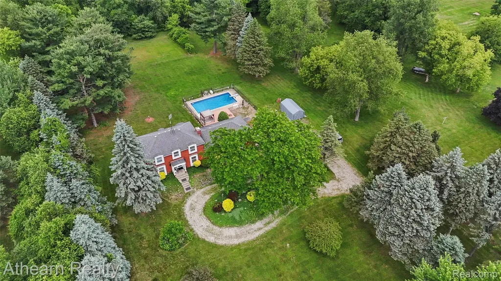 12427 Foley Road Tyrone Township MI 48430