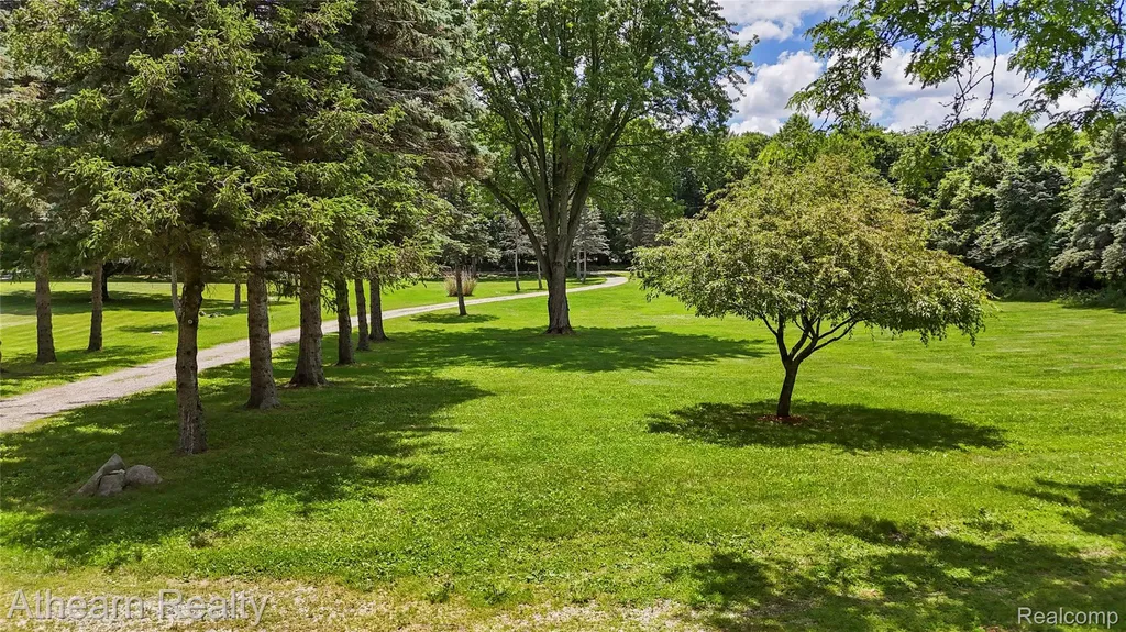 12427 Foley Road Tyrone Township MI 48430