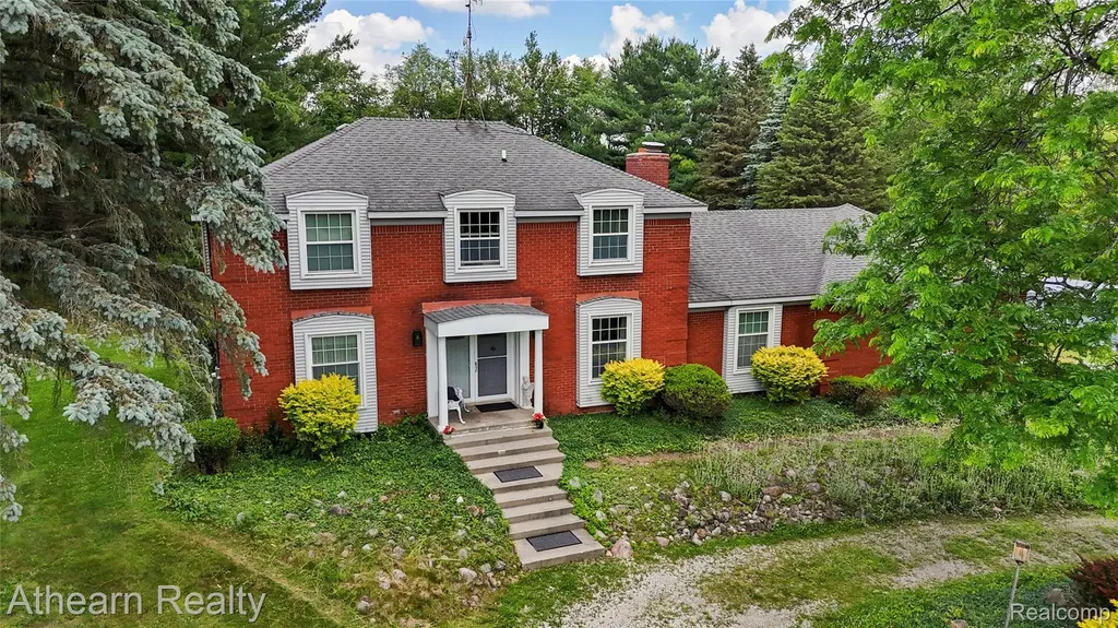 12427 Foley Road Tyrone Township MI 48430
