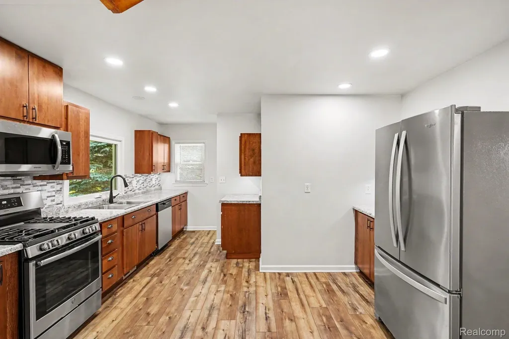 1014 Pearl Street Dewitt Charter Township MI 48906