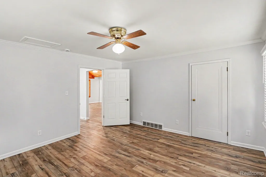 1014 Pearl Street Dewitt Charter Township MI 48906