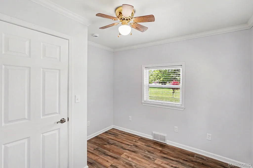 1014 Pearl Street Dewitt Charter Township MI 48906