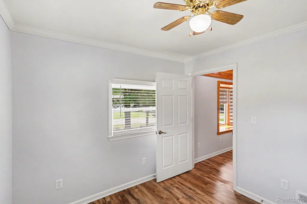 1014 Pearl Street Dewitt Charter Township MI 48906