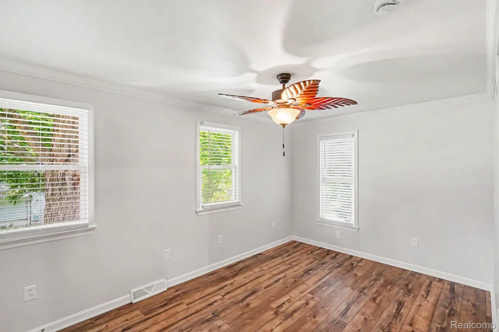 1014 Pearl Street Dewitt Charter Township MI 48906