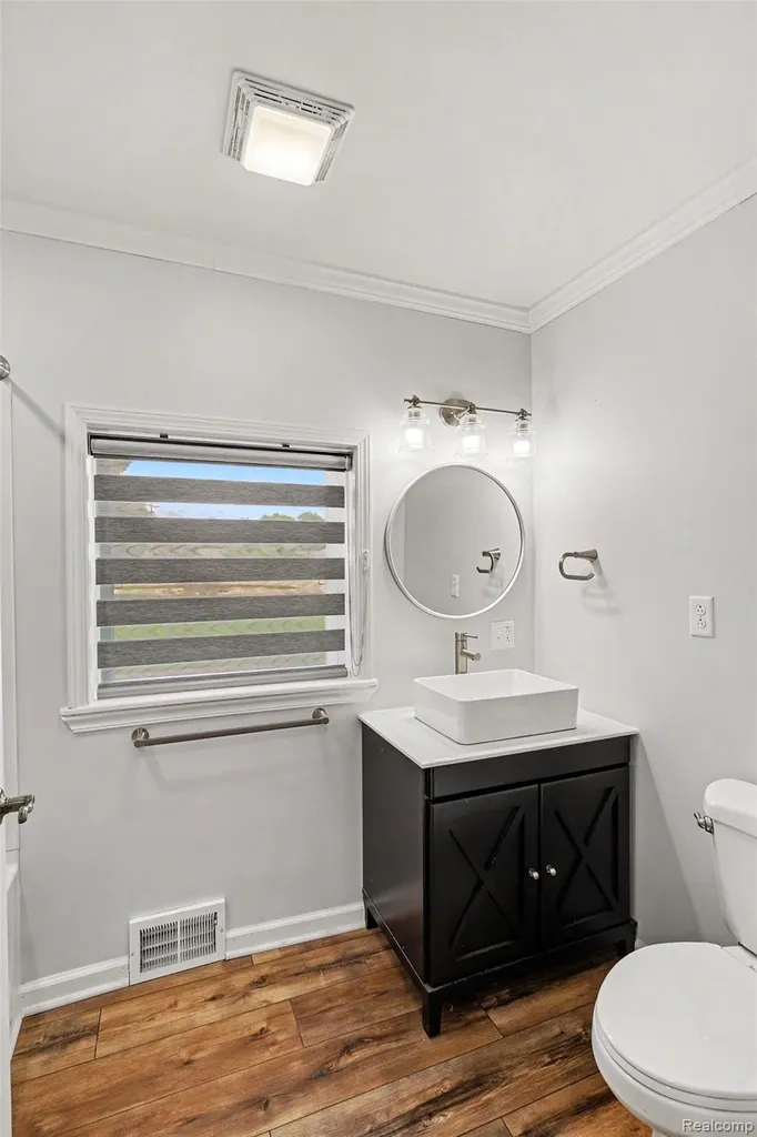1014 Pearl Street Dewitt Charter Township MI 48906