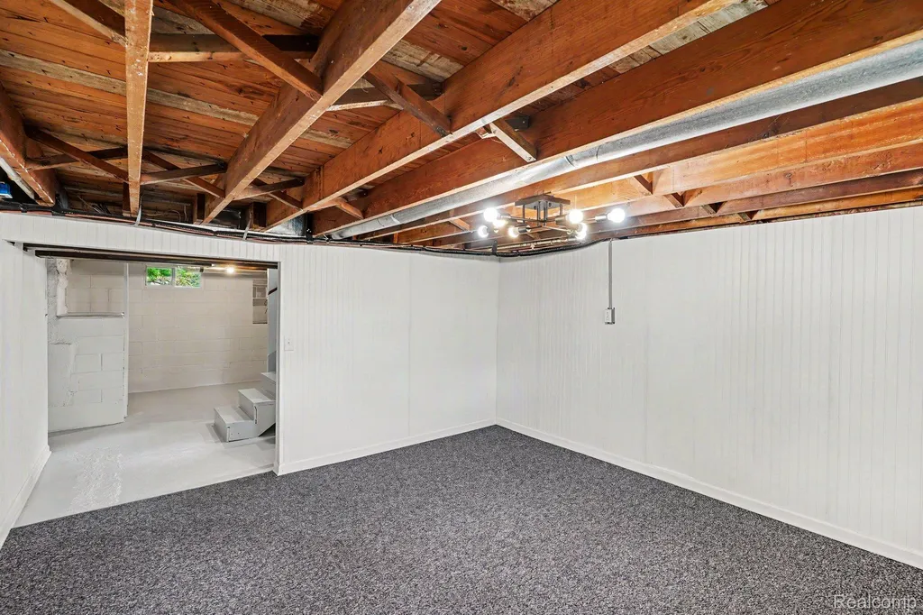 1014 Pearl Street Dewitt Charter Township MI 48906