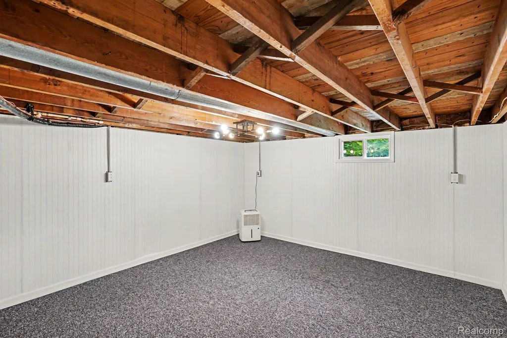 1014 Pearl Street Dewitt Charter Township MI 48906