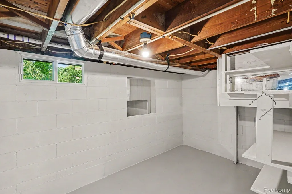 1014 Pearl Street Dewitt Charter Township MI 48906
