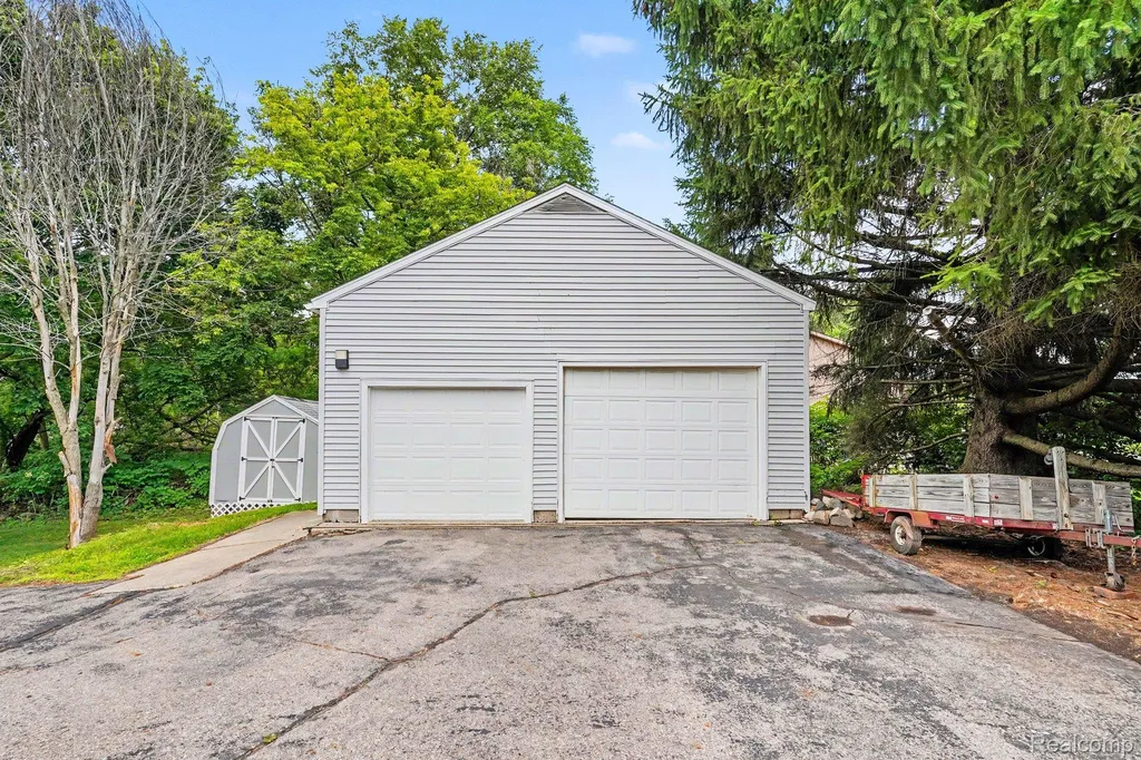 1014 Pearl Street Dewitt Charter Township MI 48906