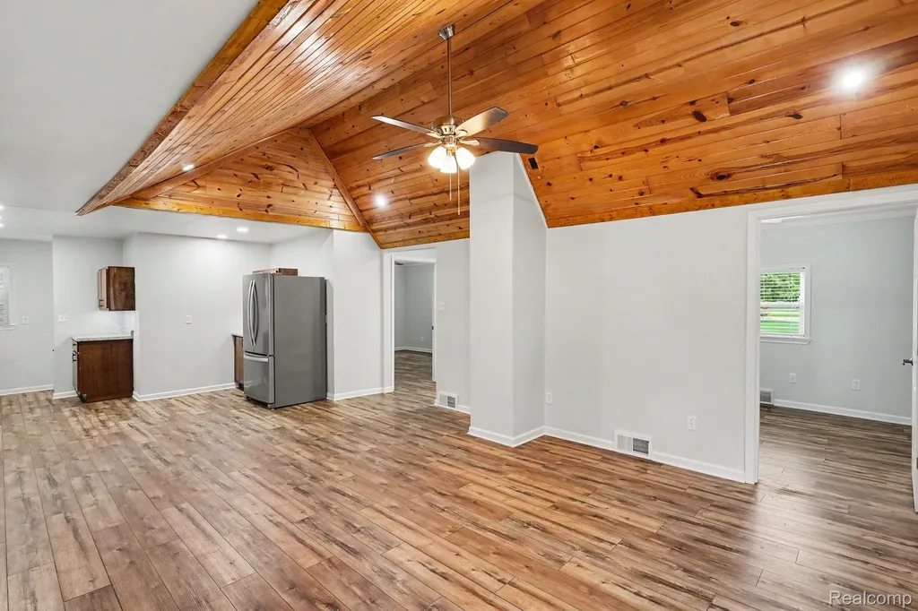 1014 Pearl Street Dewitt Charter Township MI 48906