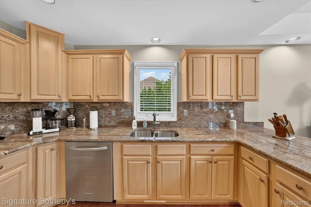 9880 Boulder Court Springfield Charter Township MI 48350
