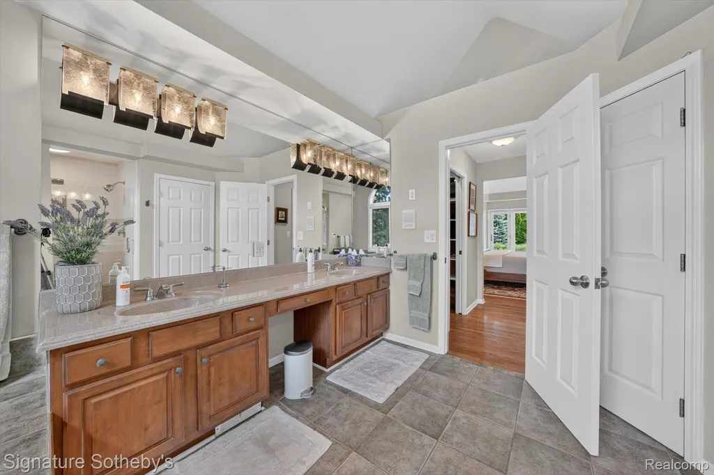 9880 Boulder Court Springfield Charter Township MI 48350