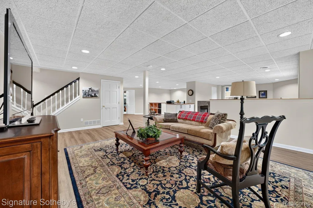 9880 Boulder Court Springfield Charter Township MI 48350