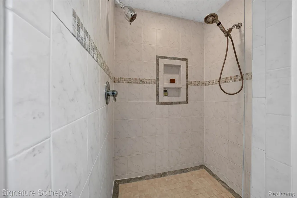 9880 Boulder Court Springfield Charter Township MI 48350