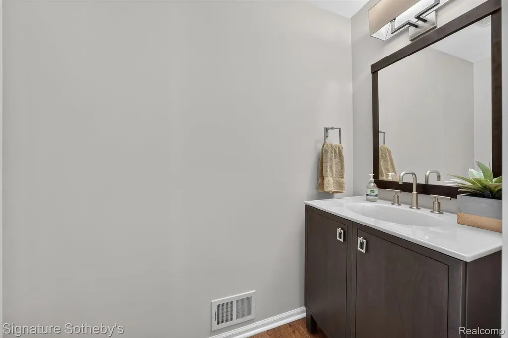 9880 Boulder Court Springfield Charter Township MI 48350