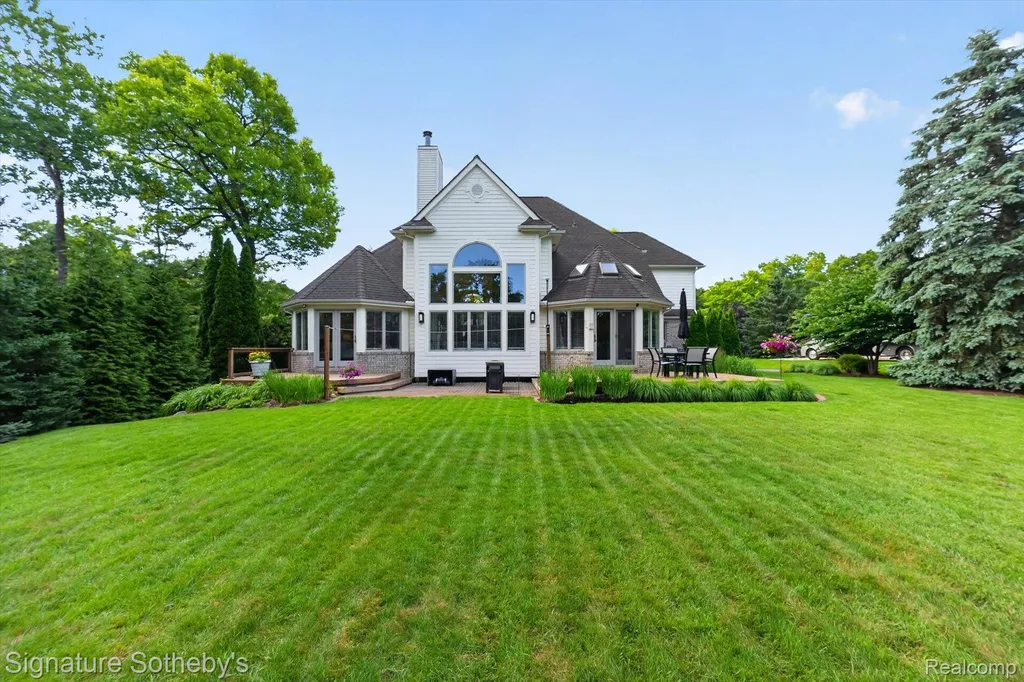 9880 Boulder Court Springfield Charter Township MI 48350