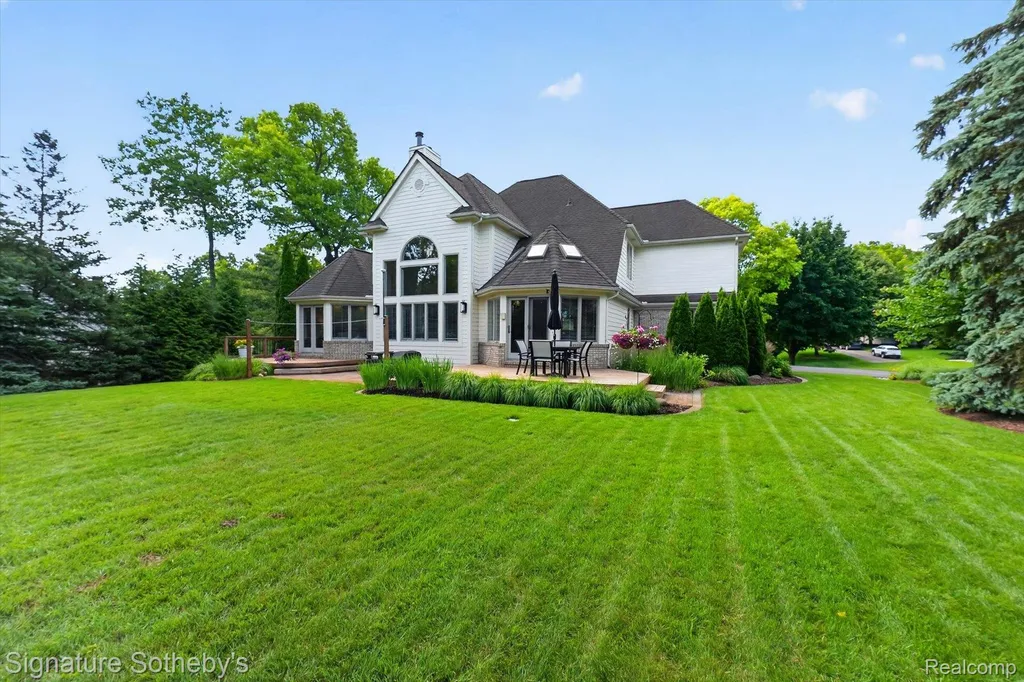 9880 Boulder Court Springfield Charter Township MI 48350