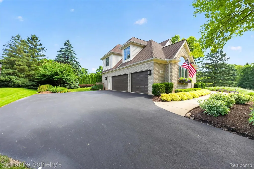 9880 Boulder Court Springfield Charter Township MI 48350