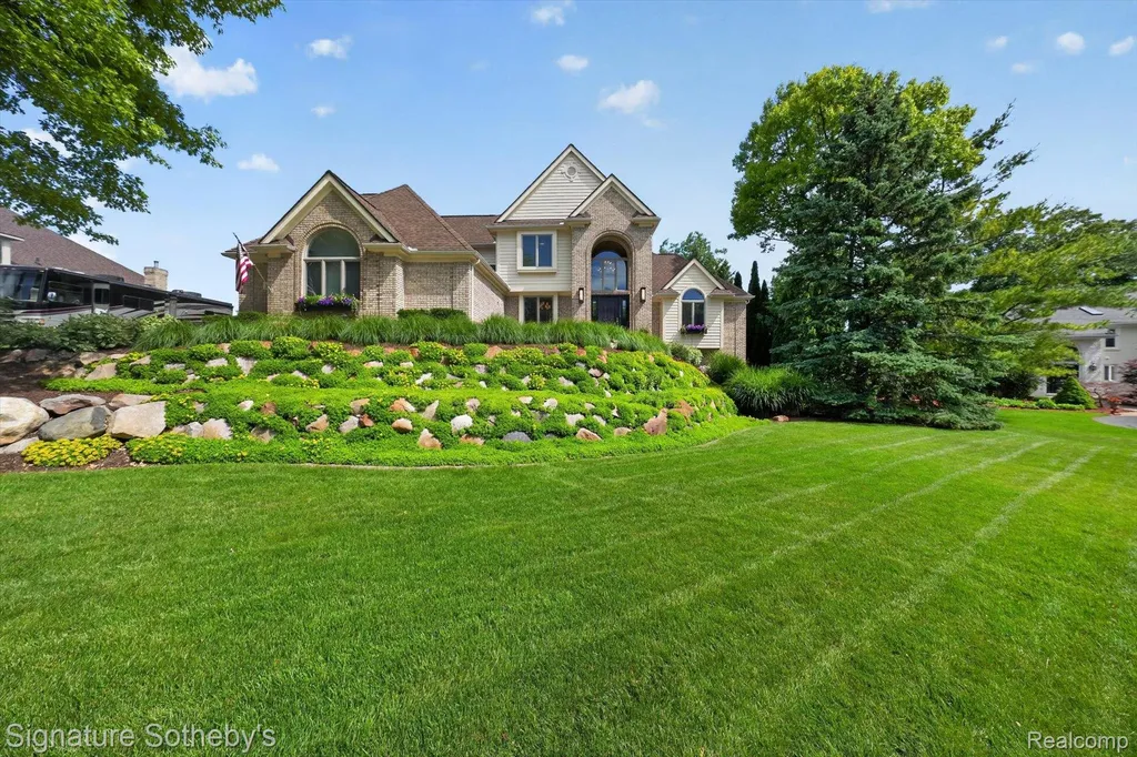 9880 Boulder Court Springfield Charter Township MI 48350